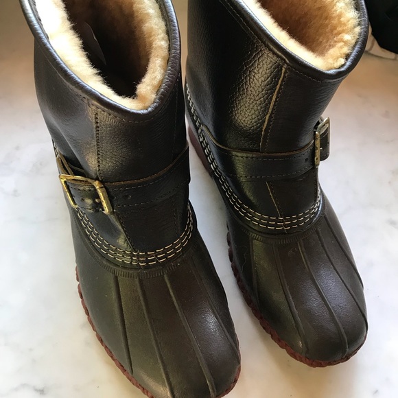 duck boots with buckle